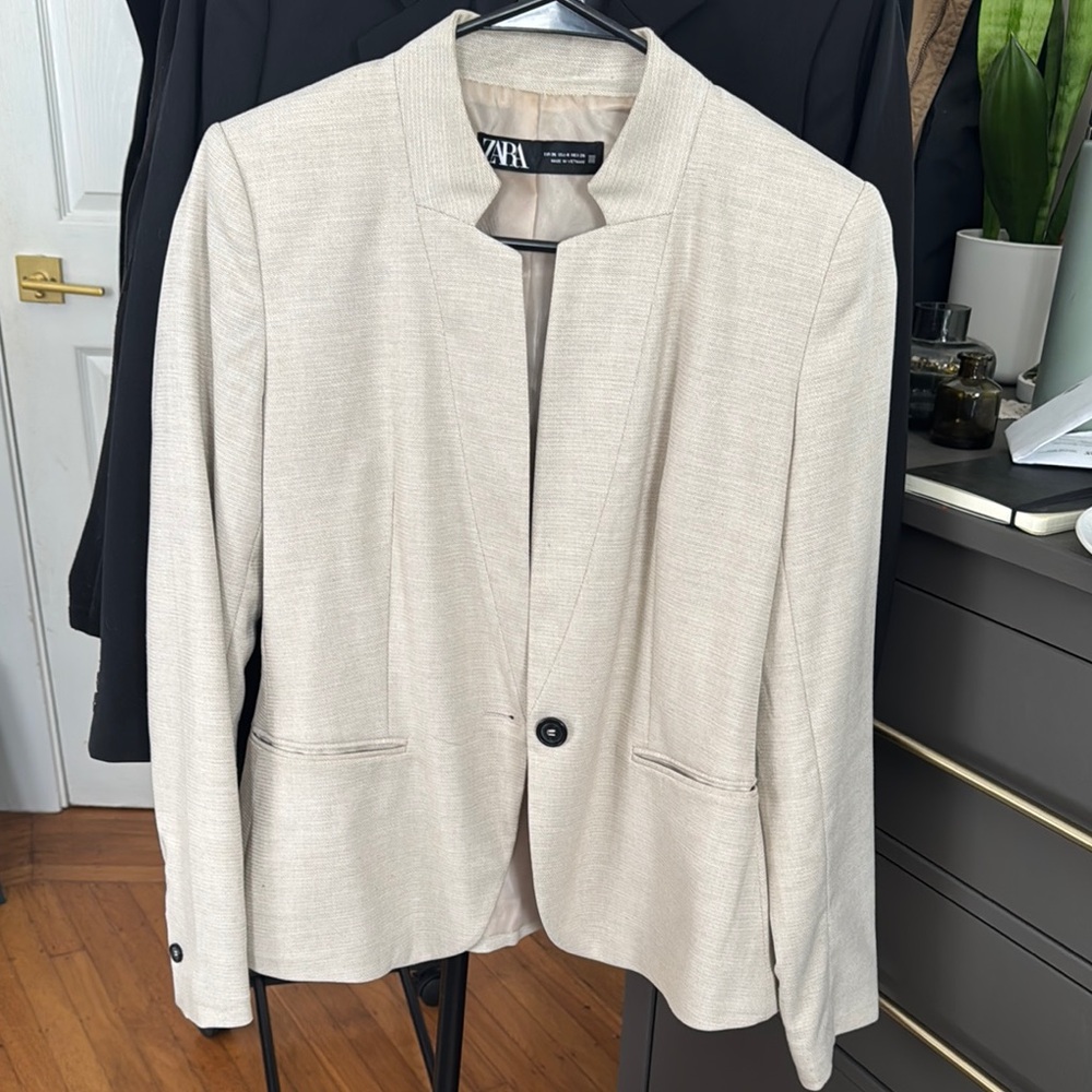 Zara Women's Cream Blazer